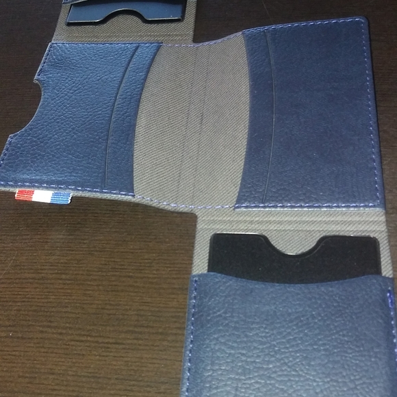 Leather Wallet with RFID protection - Marine Blue - Picture 4 of 4